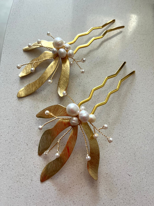 Pins Dorados Perla